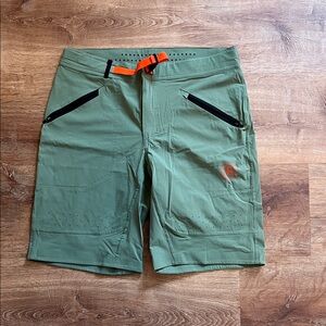 Backcountry Green and Orange Athletic Shorts Size Medium
